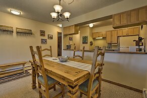 Eat, Sleep, Ski! Rustic Mtn Condo: Wifi,tv, Hottub