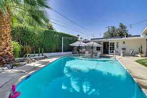 5 Blocks to El Paseo: Palm Desert Casita w/ Pool