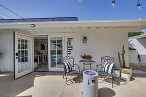 5 Blocks to El Paseo: Palm Desert Casita w/ Pool