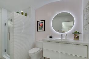 5 Blocks to El Paseo: Palm Desert Casita w/ Pool