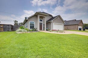 College Station Family Home: 3 Mi to Texas A & M!