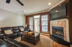 College Station Family Home: 3 Mi to Texas A & M!