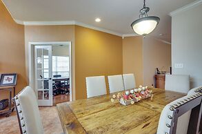 College Station Family Home: 3 Mi to Texas A & M!