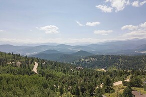 Mountain Views + Hot Tub: Airy Forest Escape!