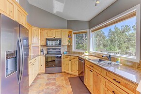 Mountain Views + Hot Tub: Airy Forest Escape!