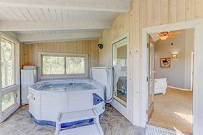 Mountain Views + Hot Tub: Airy Forest Escape!