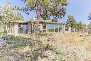 Mountain Views + Hot Tub: Airy Forest Escape!