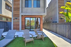 Chic San Diego Abode Rooftop Balcony + Bay Views!