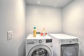 Chic San Diego Abode Rooftop Balcony + Bay Views!