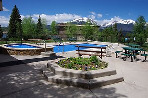 Mtn-view Condo w/ Hot Tub Access in Dillon!