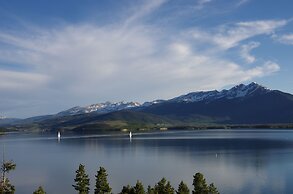 Mtn-view Condo w/ Hot Tub Access in Dillon!