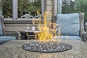 Upscale Home w/ Hot Tub: 3 Mi to Breck Ski Resort!