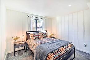 < 1 Mi to Big Bear Lake: Cabin w/ Hot Tub