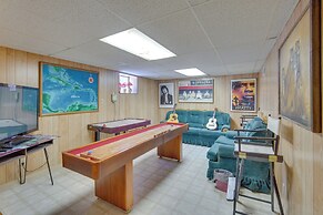 Ski, Hike & Fish: Big Bear Lake Home w/ Fire Pit