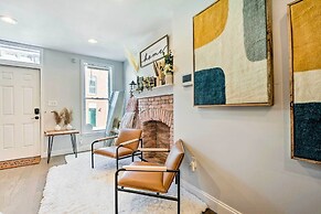 Central & Trendy Baltimore Townhome: Pets OK!