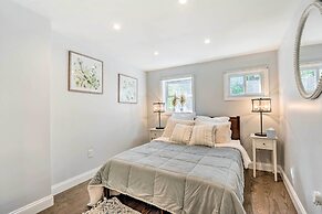 Central & Trendy Baltimore Townhome: Pets OK!