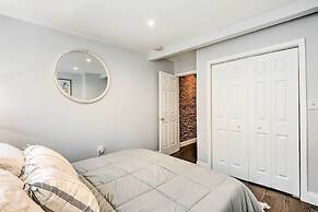 Central & Trendy Baltimore Townhome: Pets OK!