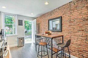 Central & Trendy Baltimore Townhome: Pets OK!