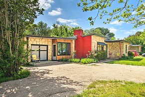 Remodeled Retro Home w/ Deck, Walk to Main Street!