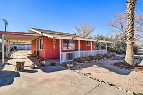 Cali Desert Oasis w/ Hot Tub + Mtn Views!