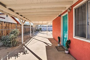 Cali Desert Oasis w/ Hot Tub + Mtn Views!