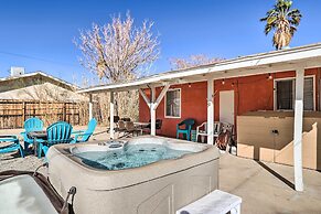 Cali Desert Oasis w/ Hot Tub + Mtn Views!