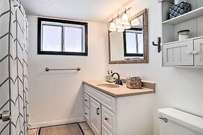 Cali Desert Oasis w/ Hot Tub + Mtn Views!