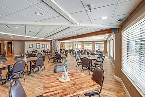 Family Cabin in Blue Lake Springs, Near Town!