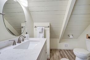 Family Cabin in Blue Lake Springs, Near Town!