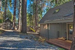 Family Cabin in Blue Lake Springs, Near Town!