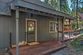 Family Cabin in Blue Lake Springs, Near Town!