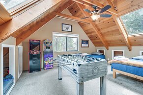 Family Cabin in Blue Lake Springs, Near Town!