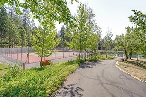 Family Cabin in Blue Lake Springs, Near Town!