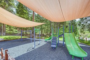 Family Cabin in Blue Lake Springs, Near Town!