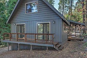 Family Cabin in Blue Lake Springs, Near Town!