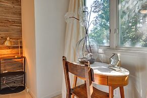 Walk to Main St: Frisco Home w/ Hot Tub & Deck!