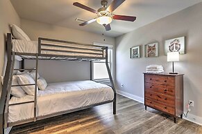 Fayetteville House: Pool Access & Gas Grill!