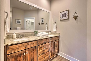 Fayetteville House: Pool Access & Gas Grill!