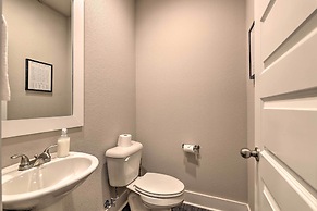 Fayetteville House: Pool Access & Gas Grill!