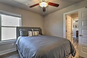 Fayetteville House: Pool Access & Gas Grill!