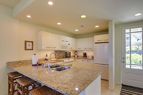 Tropical Kona Resort Townhome: Patio + Ocean Views