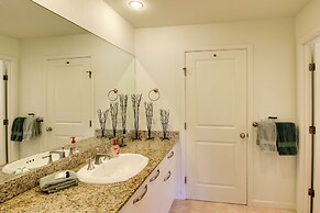 Tropical Kona Resort Townhome: Patio + Ocean Views