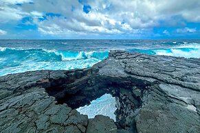 Direct Oceanfront, Big Island Home