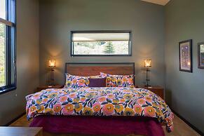 Custom Mt. Crested Butte Home; Walk to the Lifts!