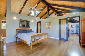 Kailua-kona House w/ Balcony & Ocean Views!