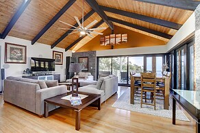 Kailua-kona House w/ Balcony & Ocean Views!