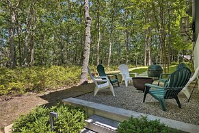 Unique Southampton Getaway w/ Rooftop Deck!