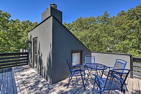 Unique Southampton Getaway w/ Rooftop Deck!