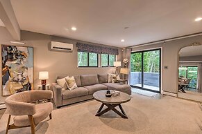 Unique Southampton Getaway w/ Rooftop Deck!