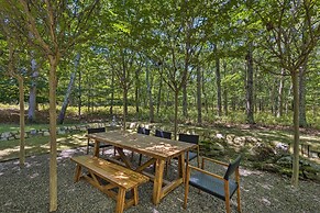 Unique Southampton Getaway w/ Rooftop Deck!